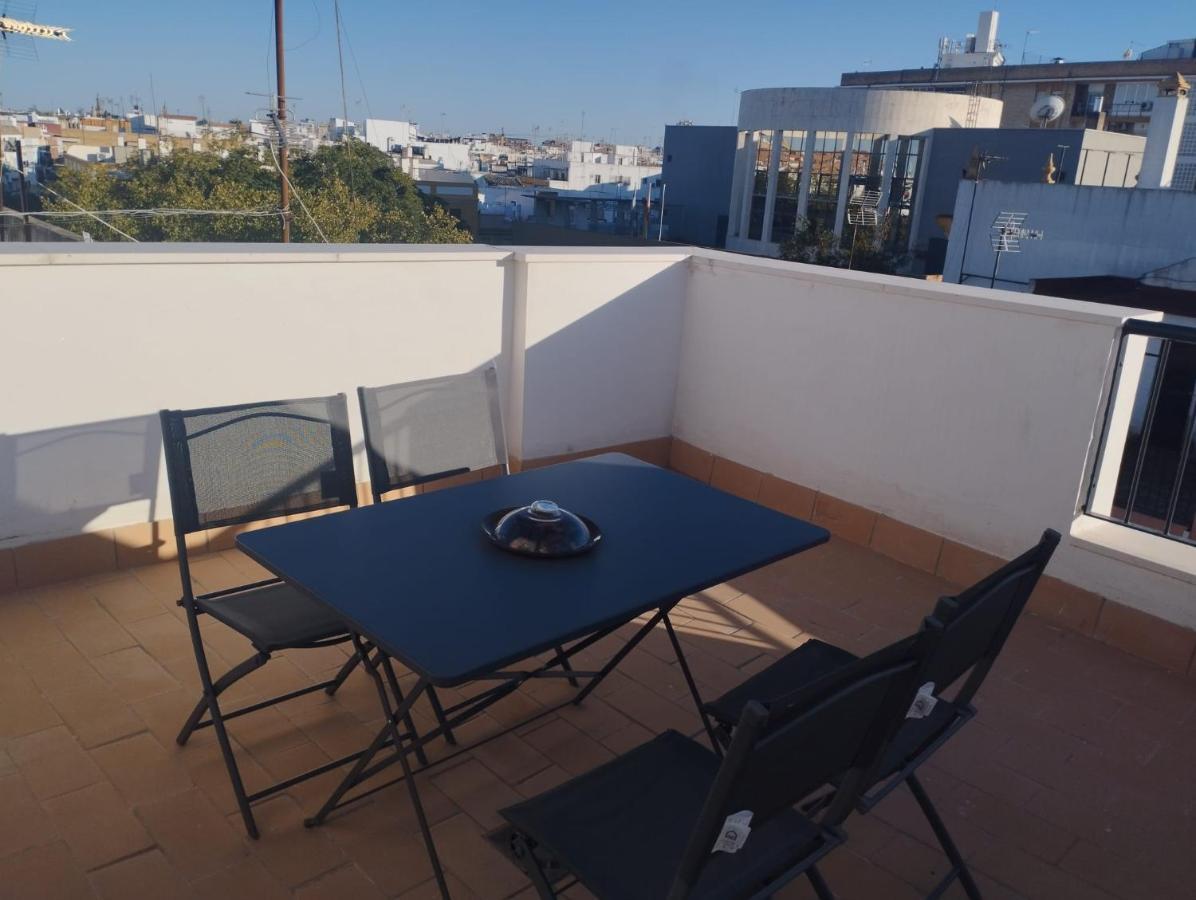 Apartmán Atico Aire De Triana Sevilla Exteriér fotografie